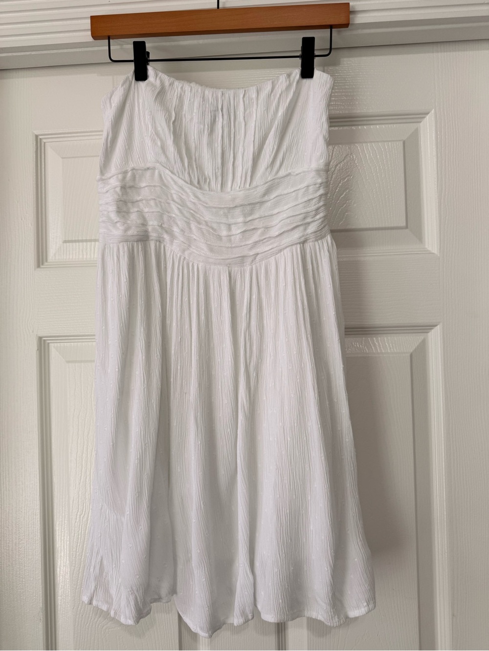 Princess Polly Strapless White Pleated Midi Dress w ruched waistband in size 8